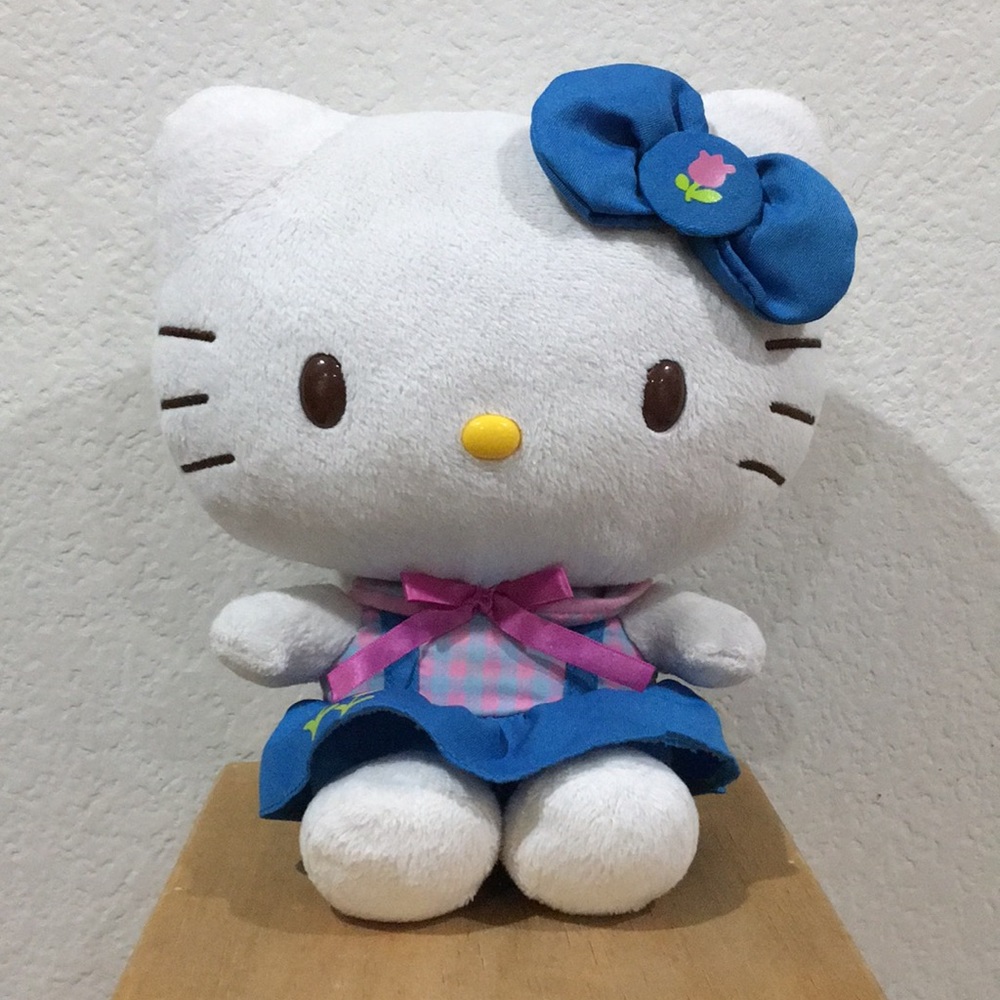 ❣️RARE HELLO KITTY❣️COLLECTION BY SANRIO HARD TO FIND PRETTY CUTE PLUSH TOY .